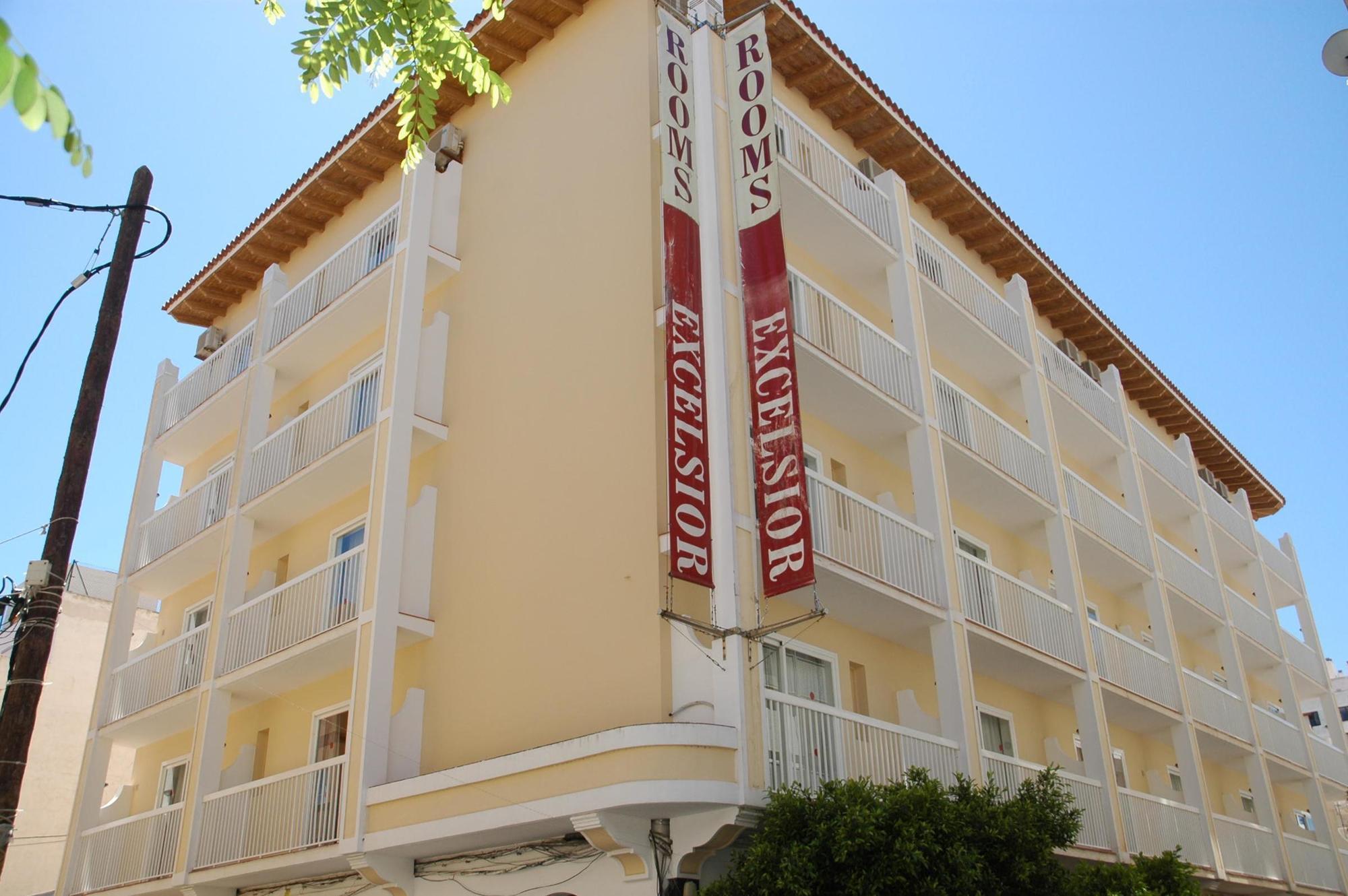 Excelsior Estudios & Apartamentos San Antonio  Exterior photo